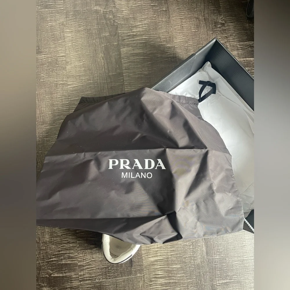 Prada sneakers (UNISEX) - Picture 9 of 10